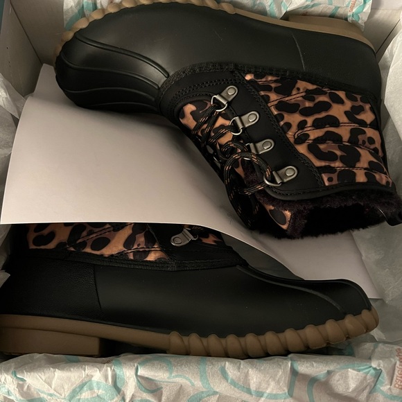 Bare Traps Duck Boot Size 7 - Picture 2 of 4